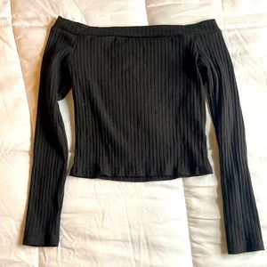 Off the shoulder crop